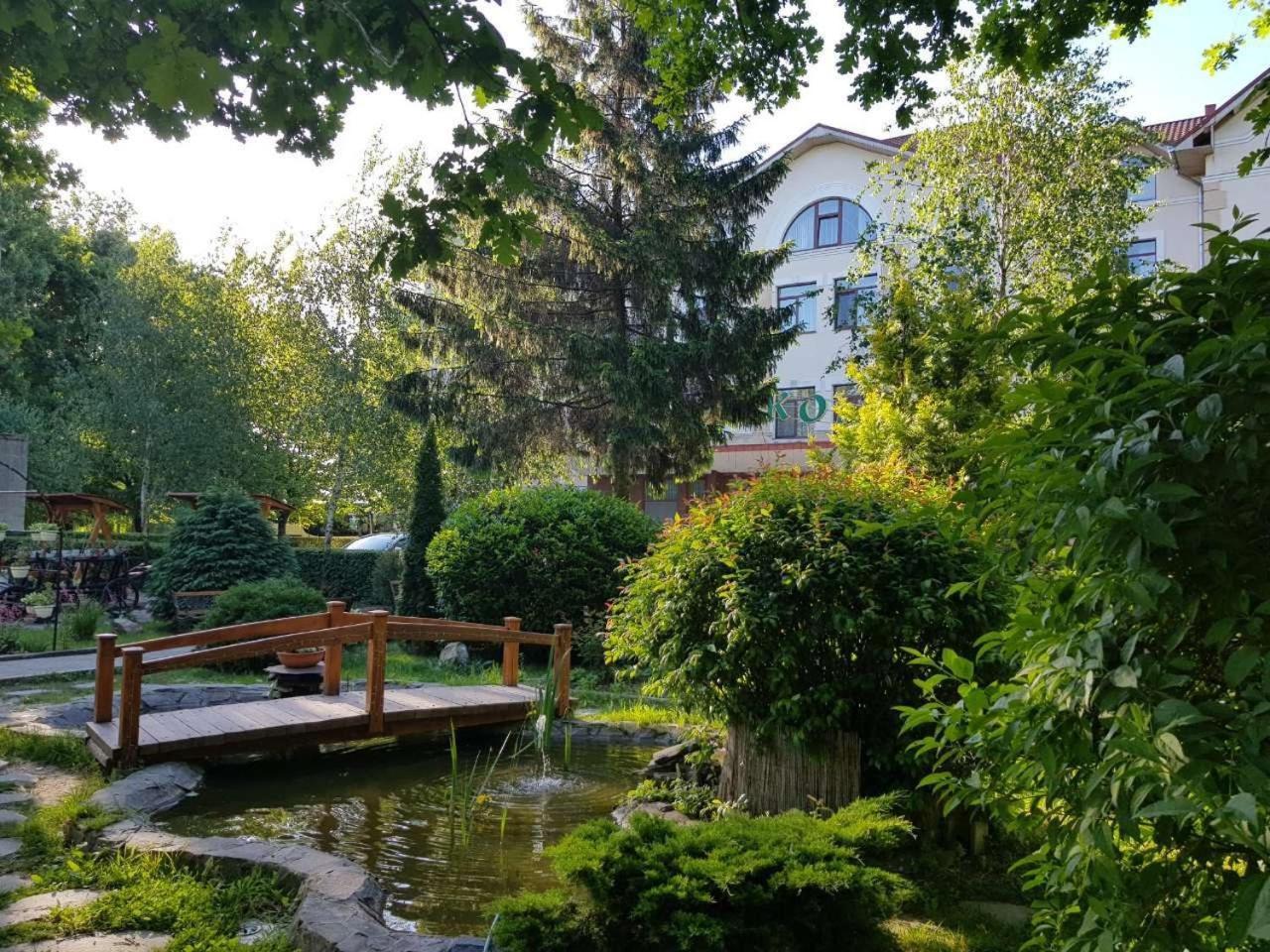 Hotel Helikon Яноши Экстерьер фото