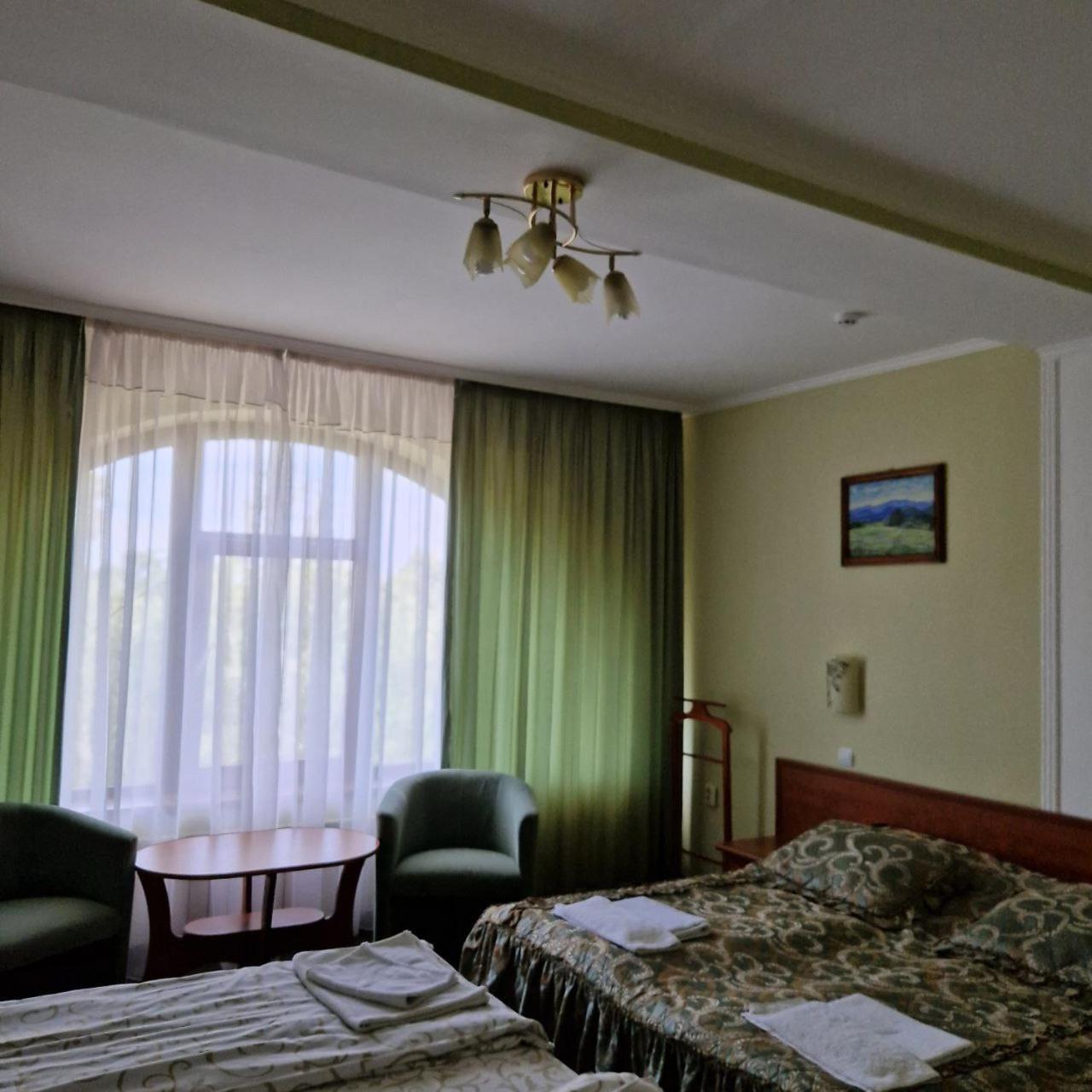Hotel Helikon Яноши Экстерьер фото