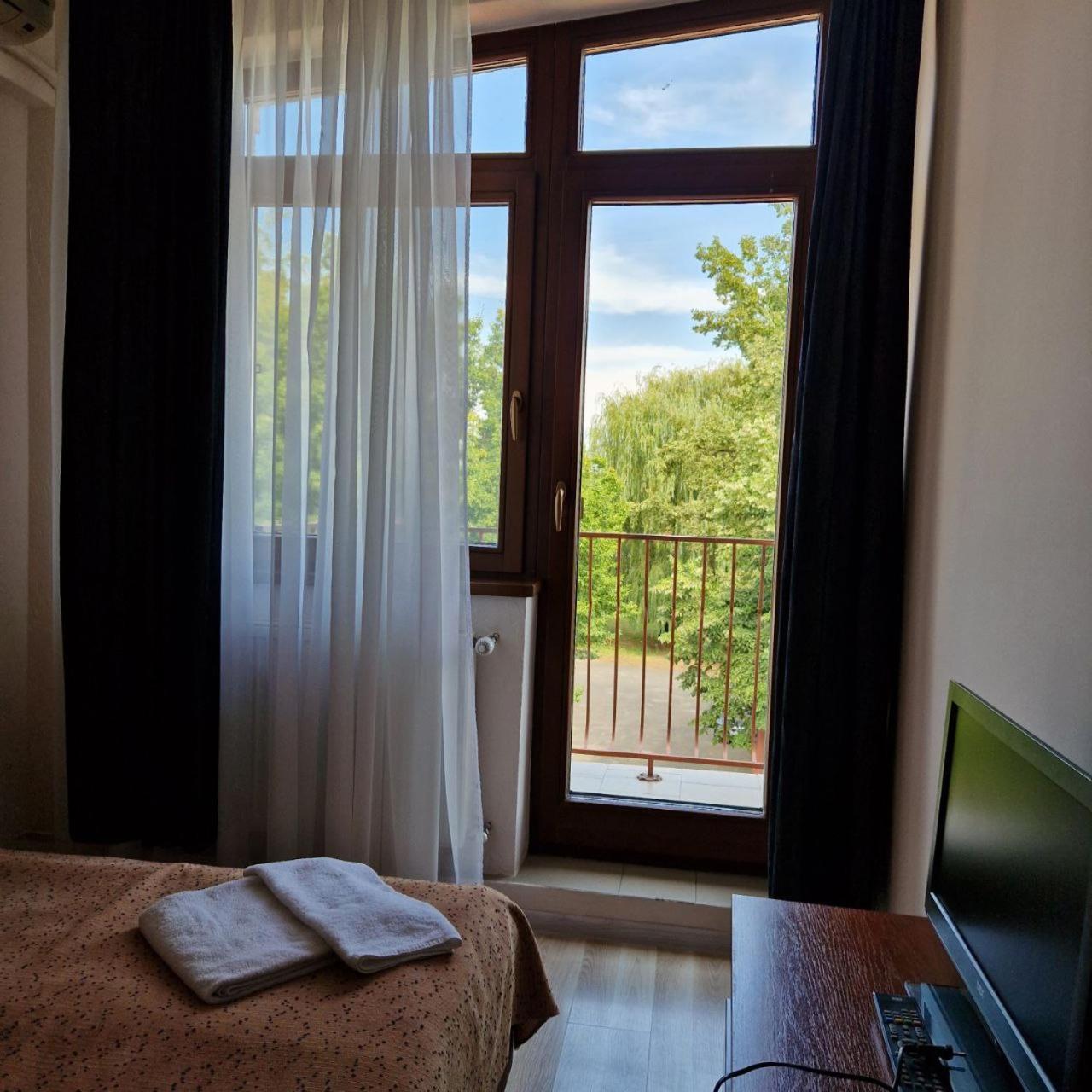 Hotel Helikon Яноши Экстерьер фото