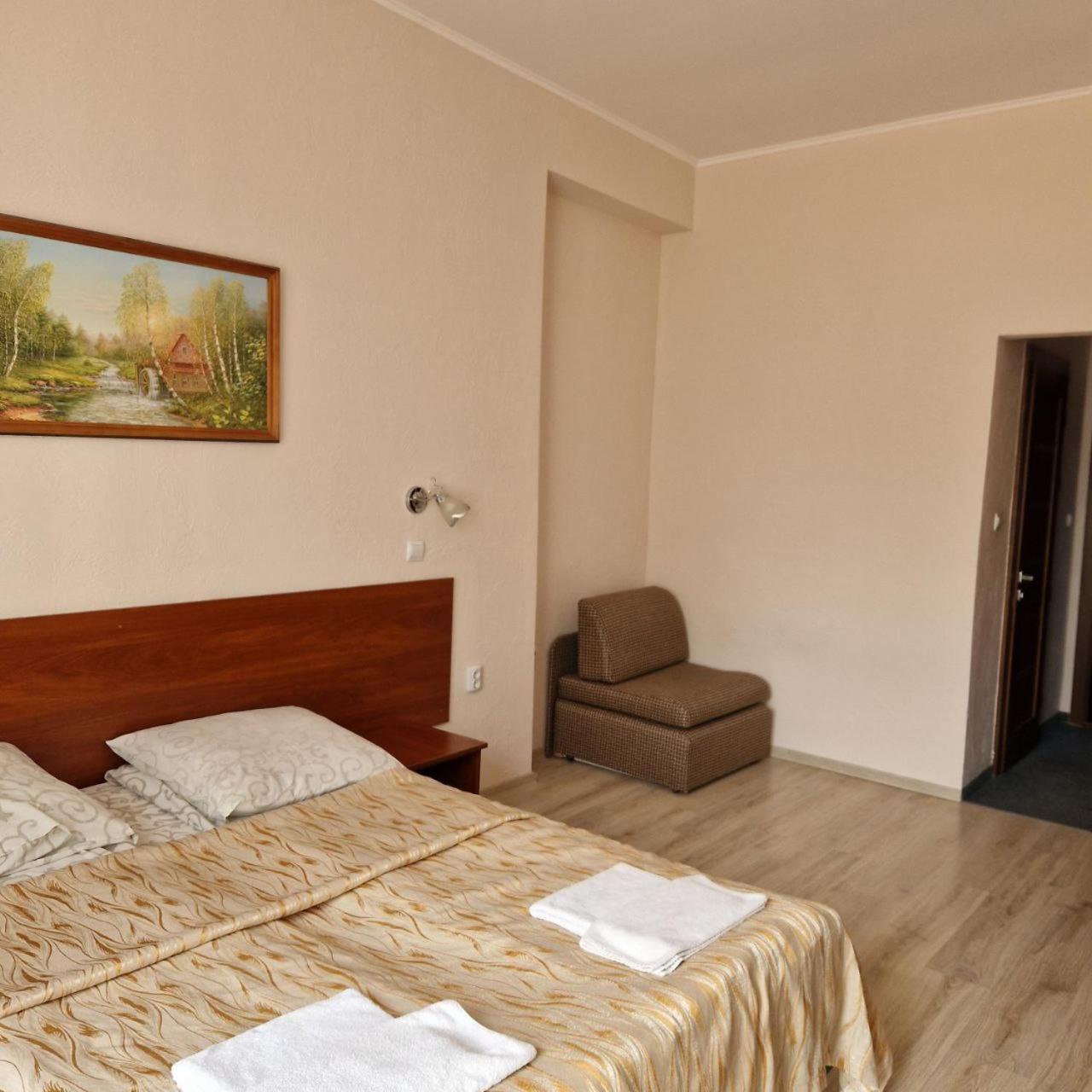Hotel Helikon Яноши Экстерьер фото