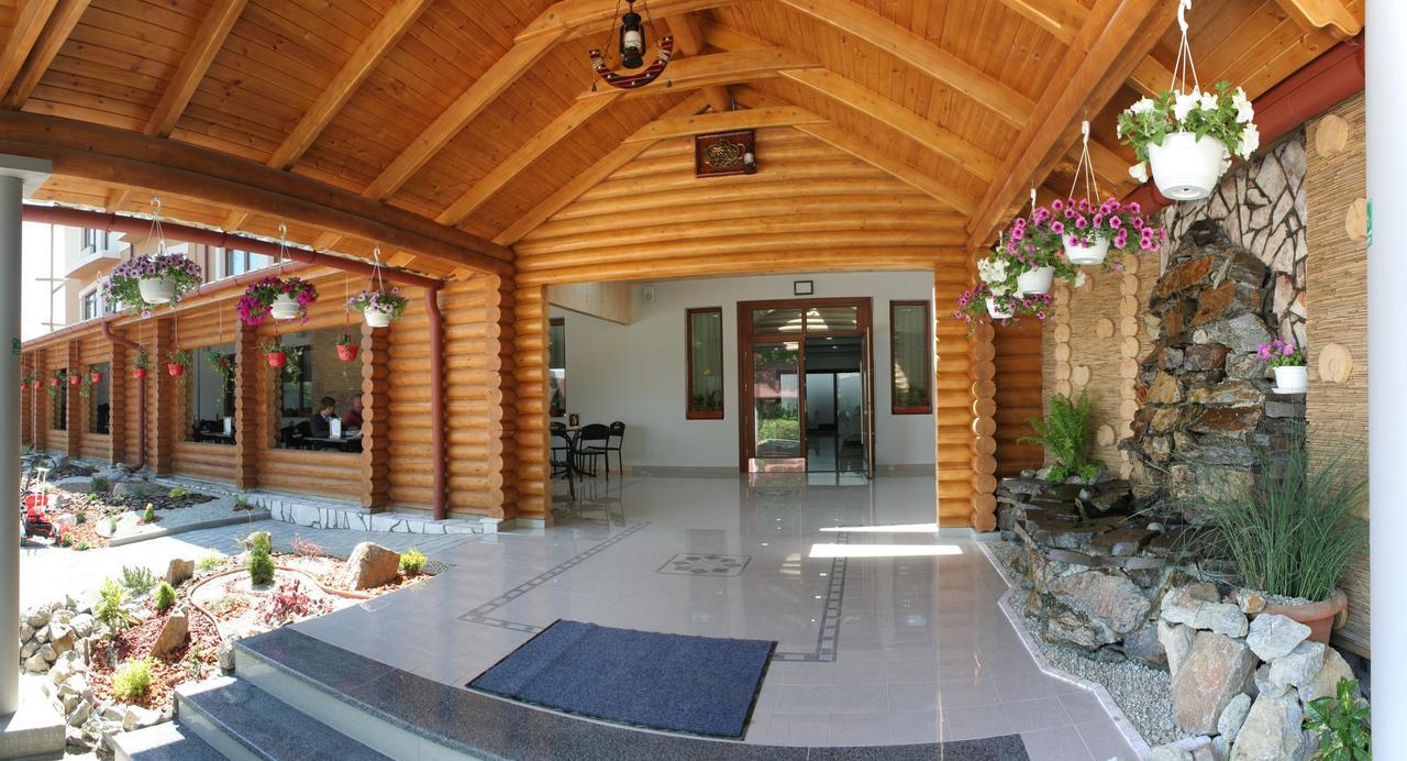 Hotel Helikon Яноши Экстерьер фото