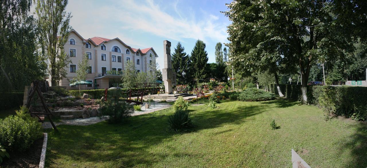 Hotel Helikon Яноши Экстерьер фото